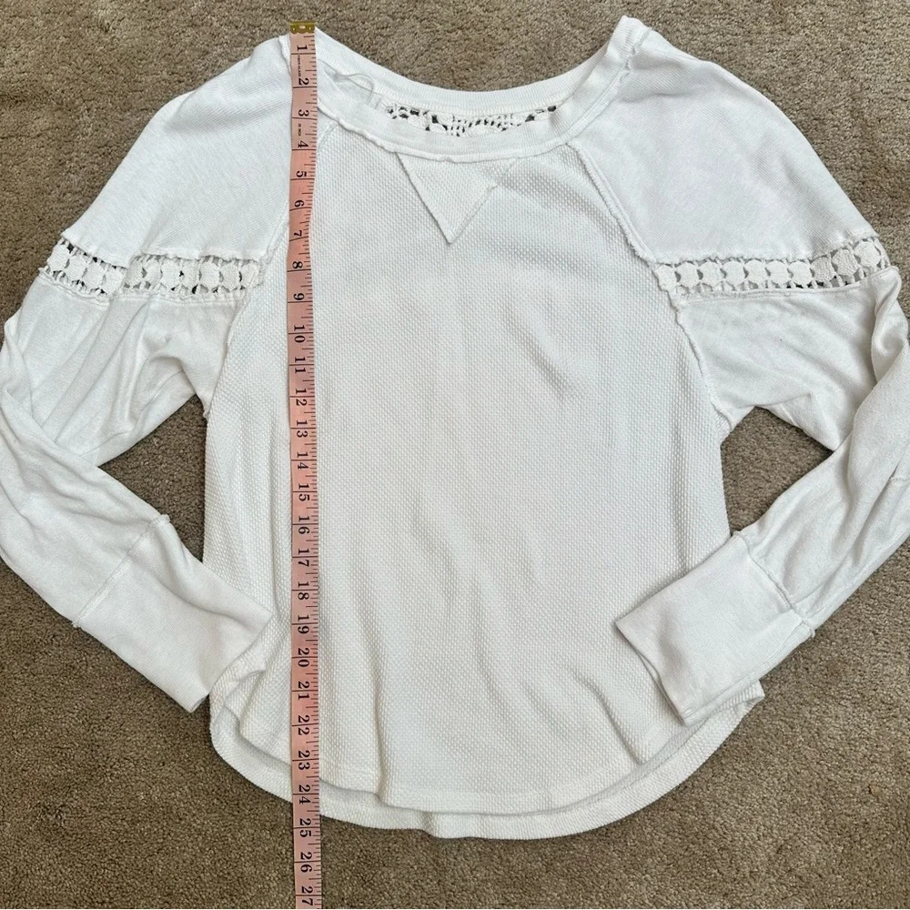 free people white luella tee ivory crochet thermal waffle boho elbow patch M - Picture 5 of 10